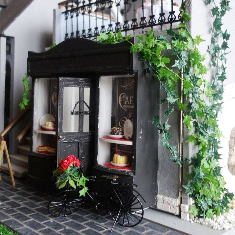 Pariser Café Kaffee mit Telimena